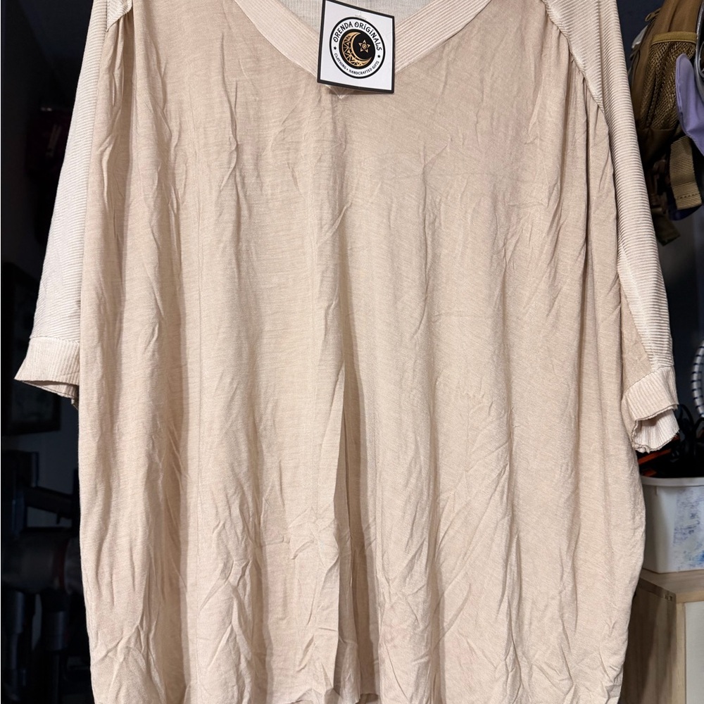 POL Relaxed V-Neck Tunic in Light Beige